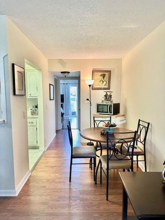 1-bedroom Condo — 134 Brighton D