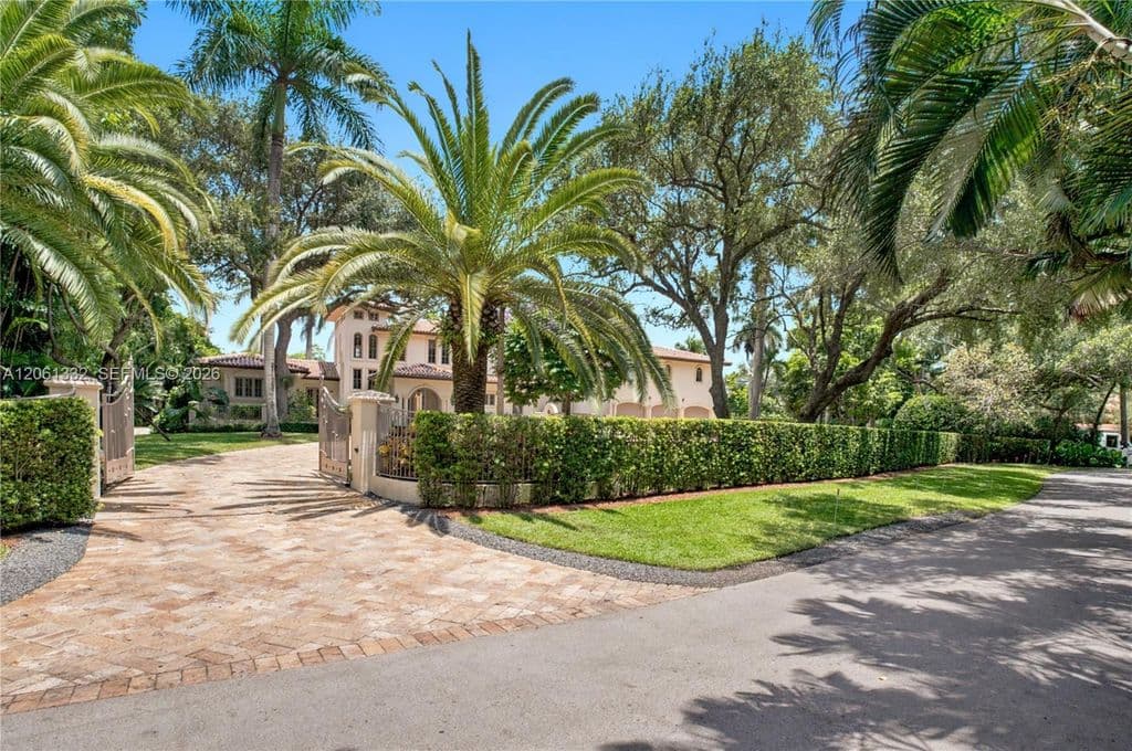 7-bedroom Single-Family Home — 9501 Kerwood Ct