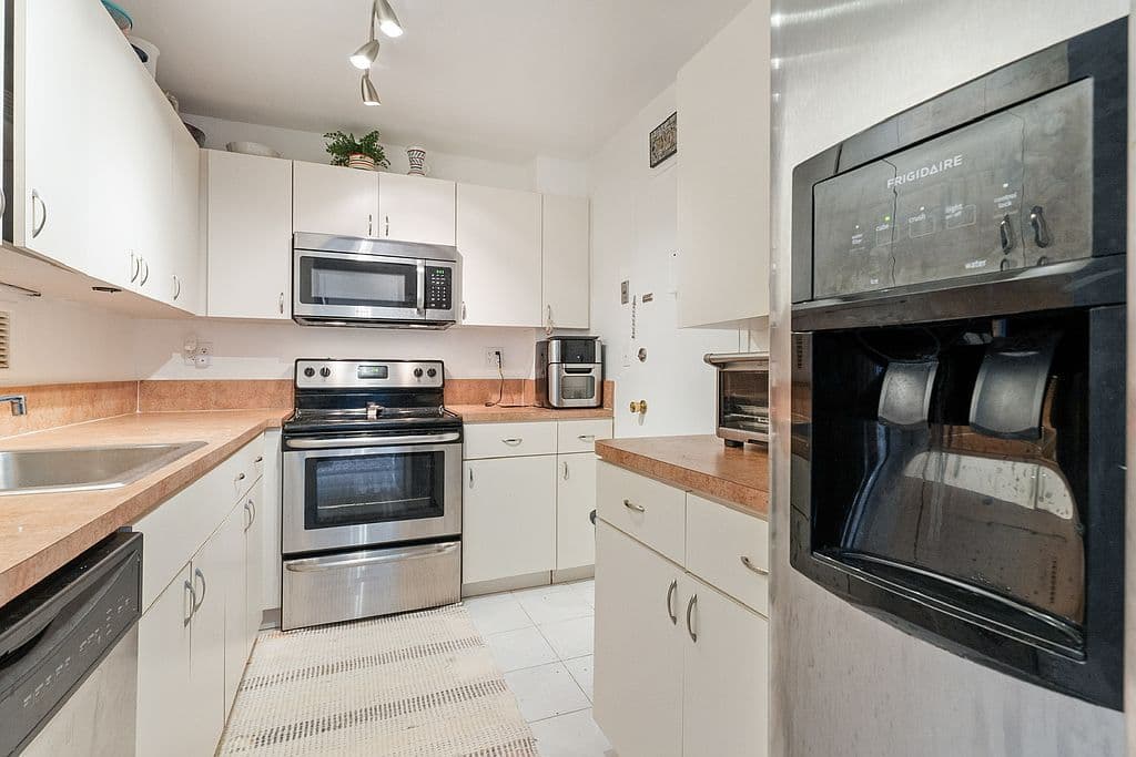 2+1 Condo — 1865 79th Street Cswy APT 15N