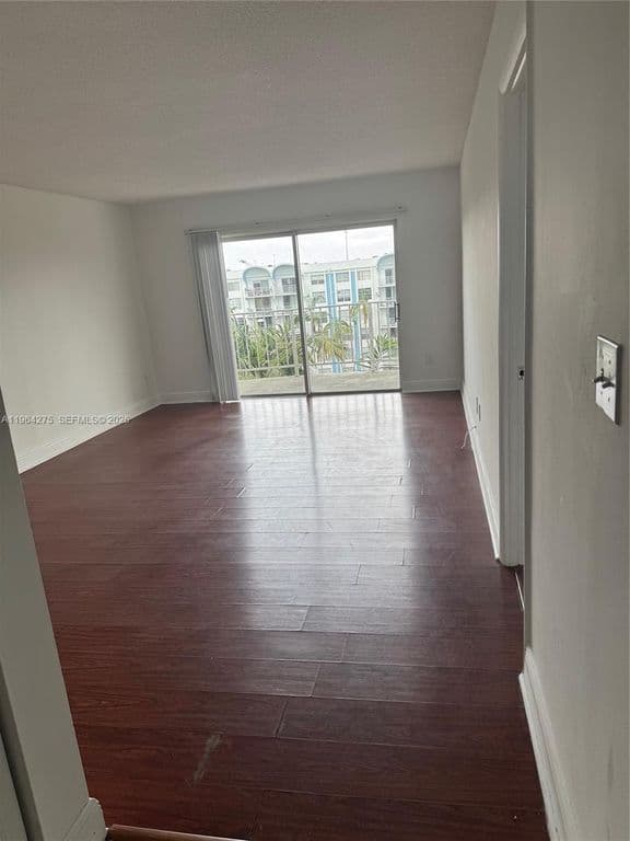 1+1 Condo — 496 NW 165th St Rd APT D614