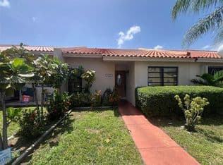 3-bedroom Townhouse — 6028 SW 147th Pl, Miami, 33193