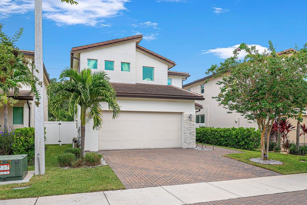 4-bedroom Single-Family Home — 1600 Verawood Lane