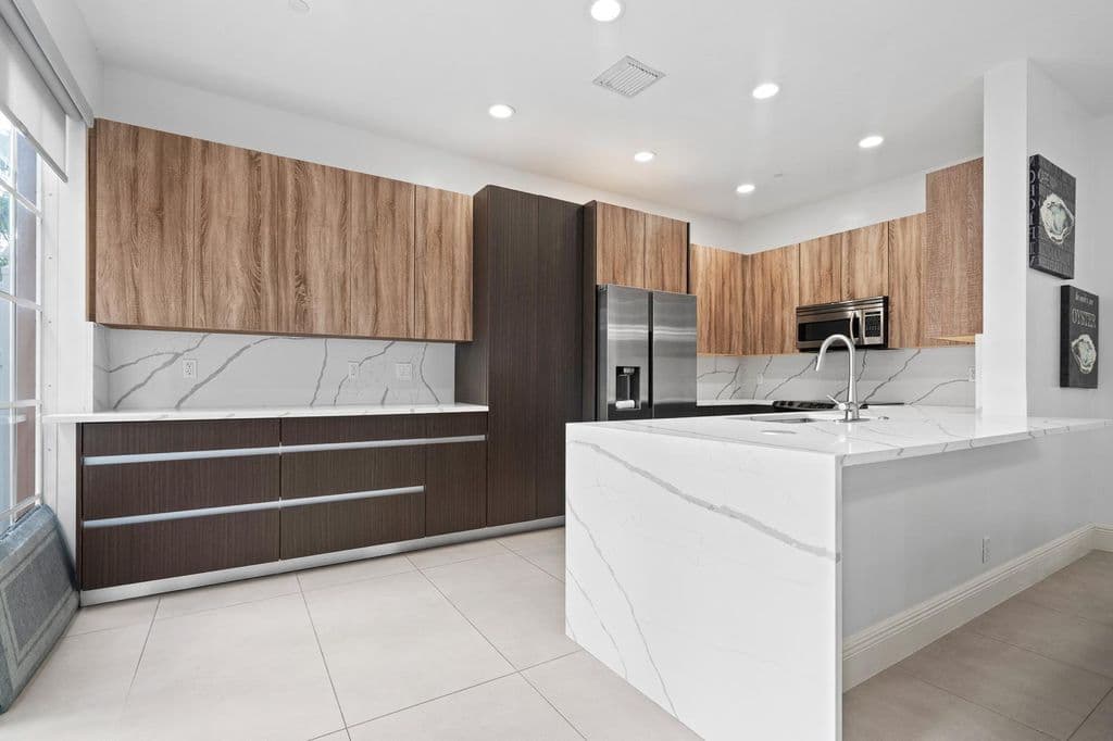 4-bedroom Property — 1123 NE 18TH Avenue