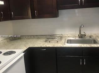 2+1 Condo — 1420 Atlantic Shores Blvd APT 126, Hallandale, 33009