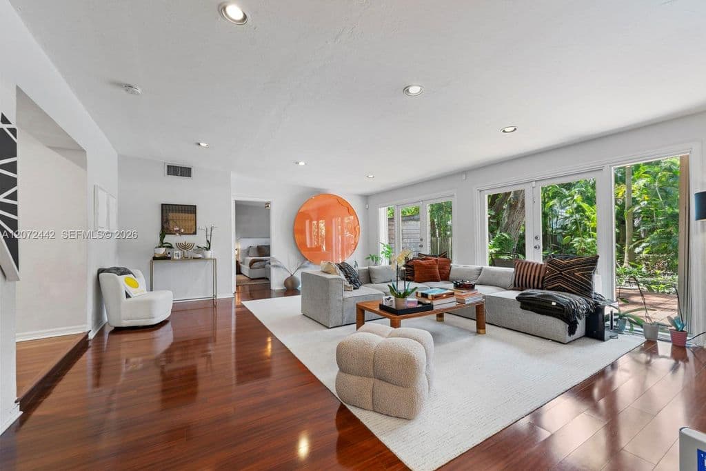 4+1 Müstakil ev — 4120 Lybyer Ave