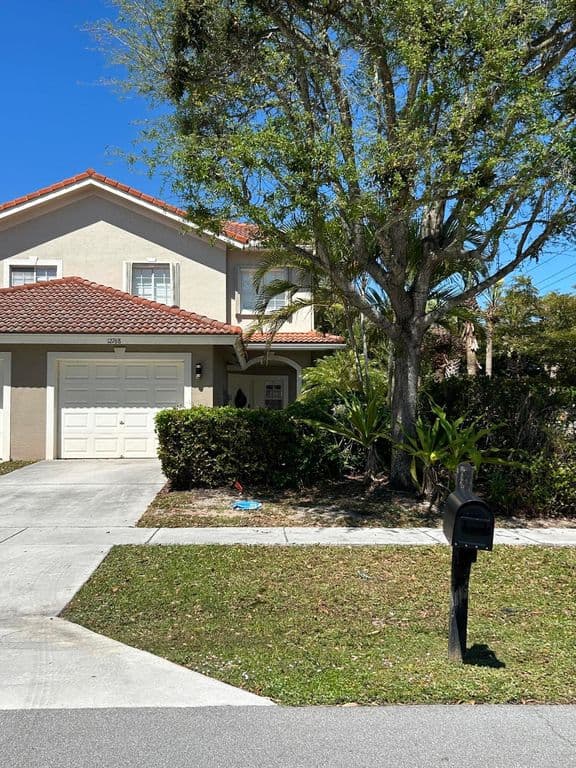 3+1 Mülk — 12768 Westhampton Circle