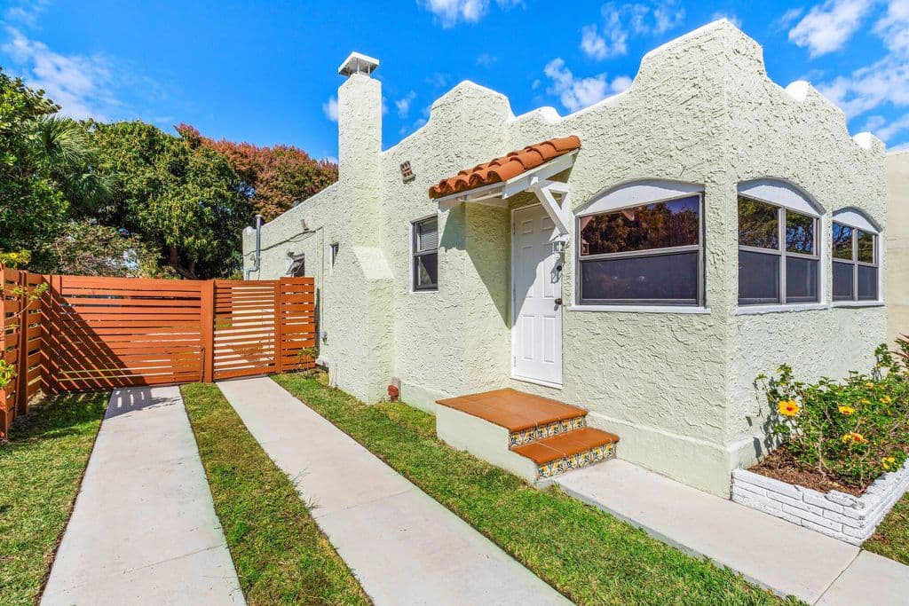 2-bedroom Single-Family Home — 921 S M Street