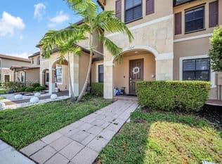 3+1 Townhouse — 10657 W 32nd Ln, Hialeah, 33018