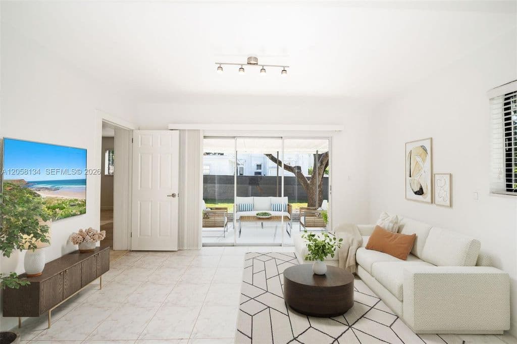 3+1 Müstakil ev — 2340 SW 16th St