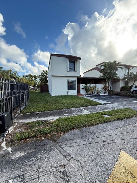 3-bedroom Property — 9700 NW 6th Ln #9700