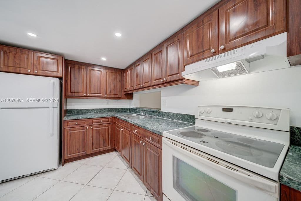 2+1 Condo — 8420 SW 133rd Avenue Rd APT 224