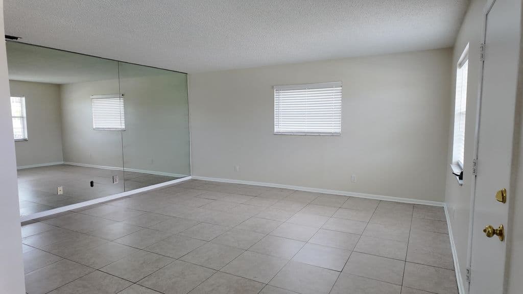 2+1 Condo — 227 Castlewood Drive #207