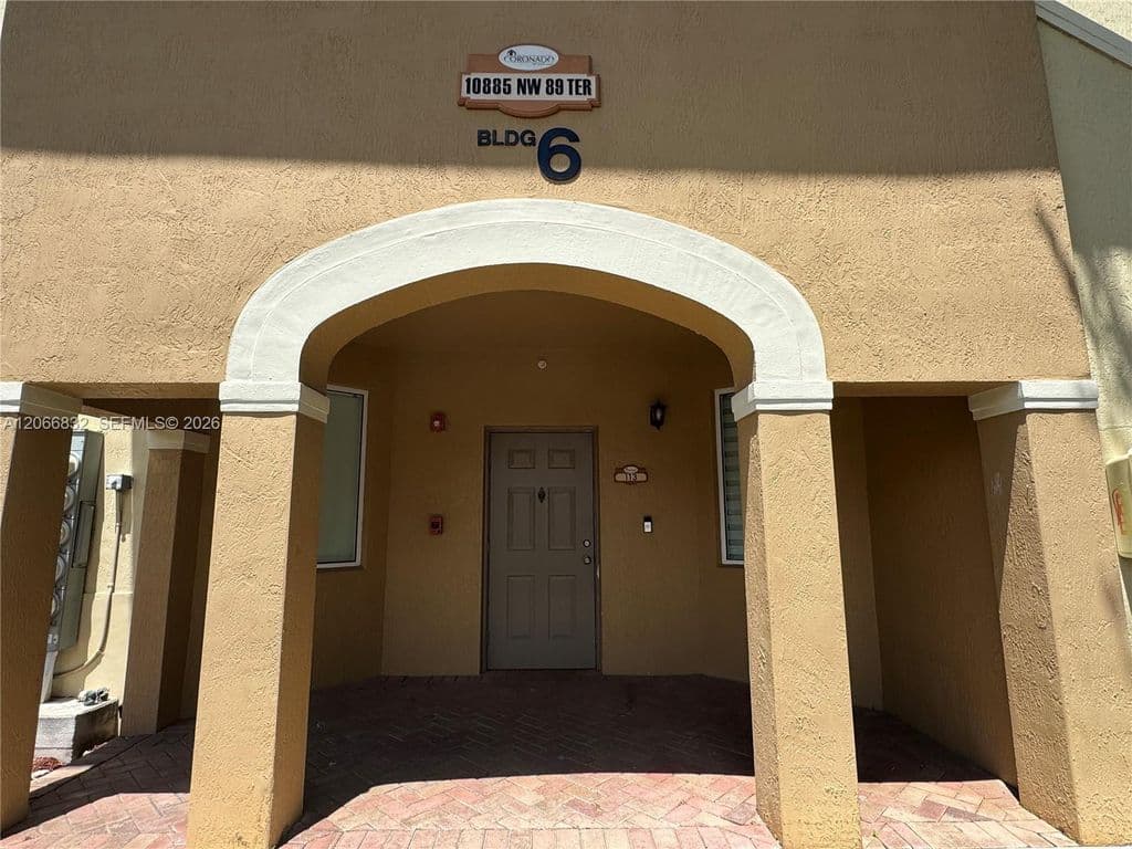 3-bedroom Condo — 10885 NW 89th Ter Unit 113