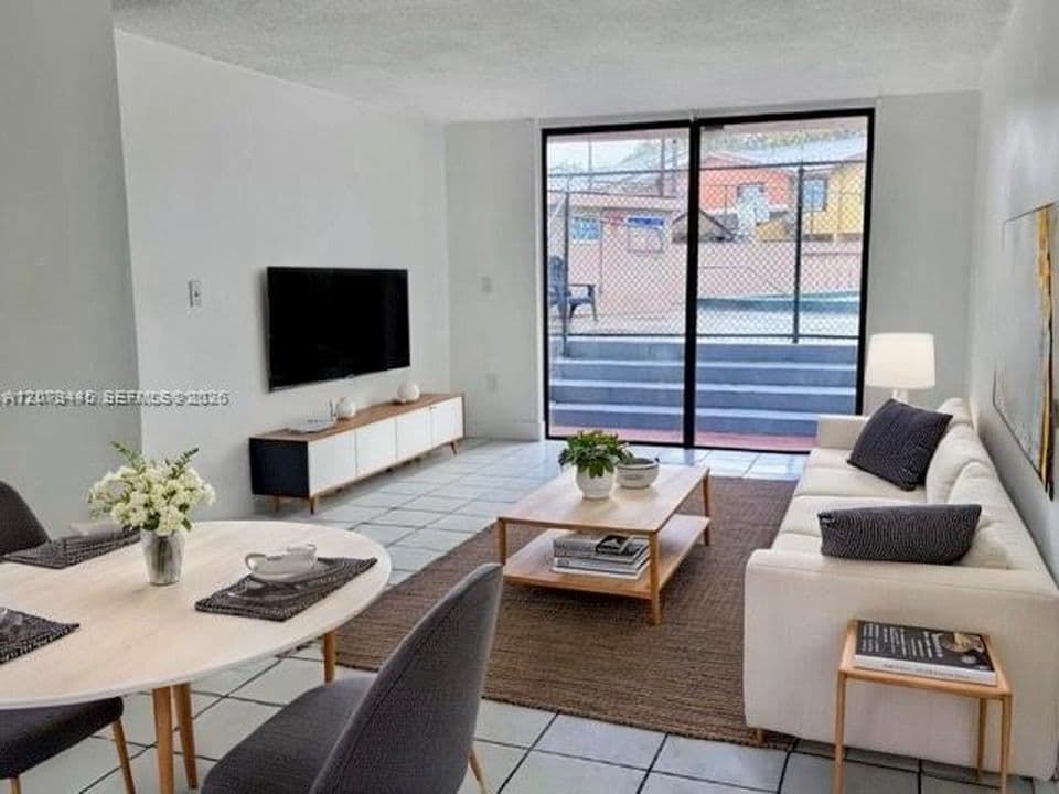 2+1 Condo — 9678 Fontainebleau Blvd APT 111