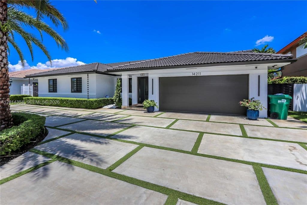4+1 Müstakil ev — 14211 SW 31st St
