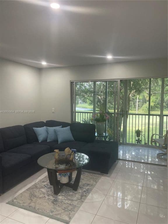 2-bedroom Condo — 1011 SW 125th Ave #207M
