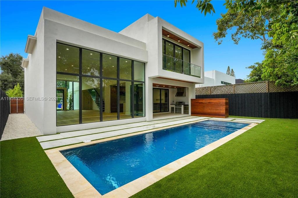 5-bedroom Single-Family Home — 229 NW 42nd St