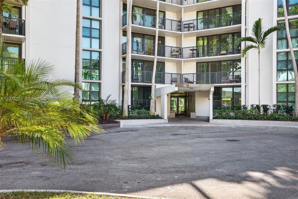 1+1 Condo — 1350 River Reach Dr APT 314