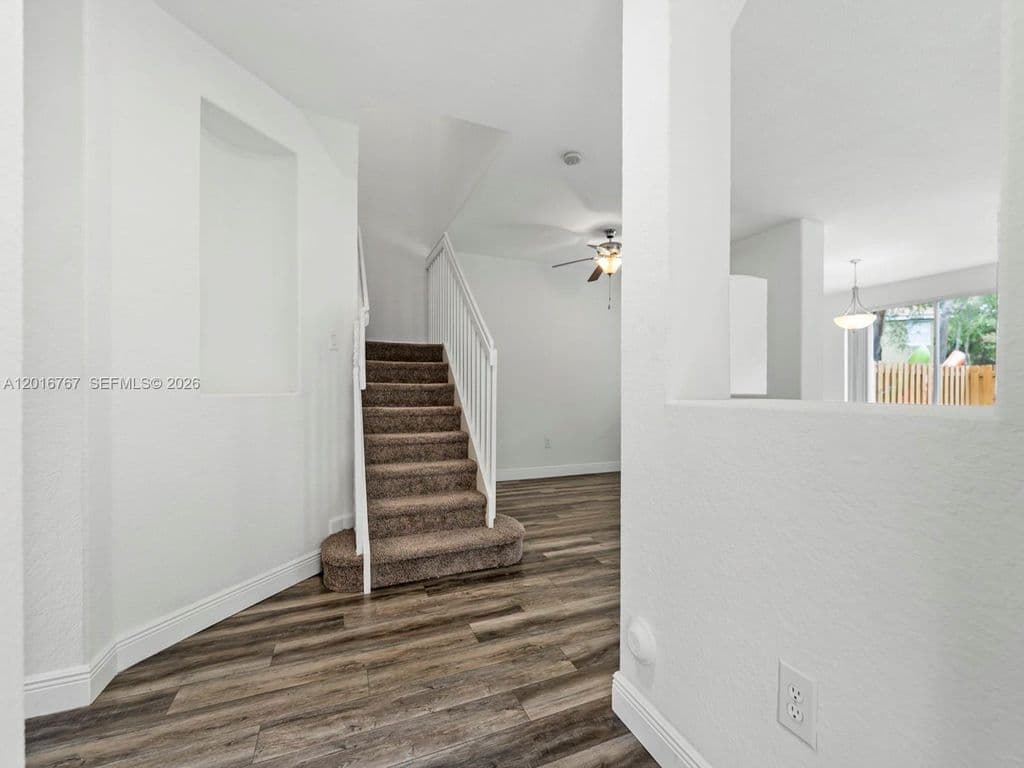 4+1 Mülk — 1426 SE 26th Ave