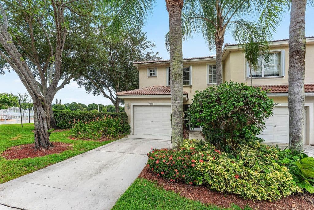 3-bedroom Property — 9650 Lago Drive
