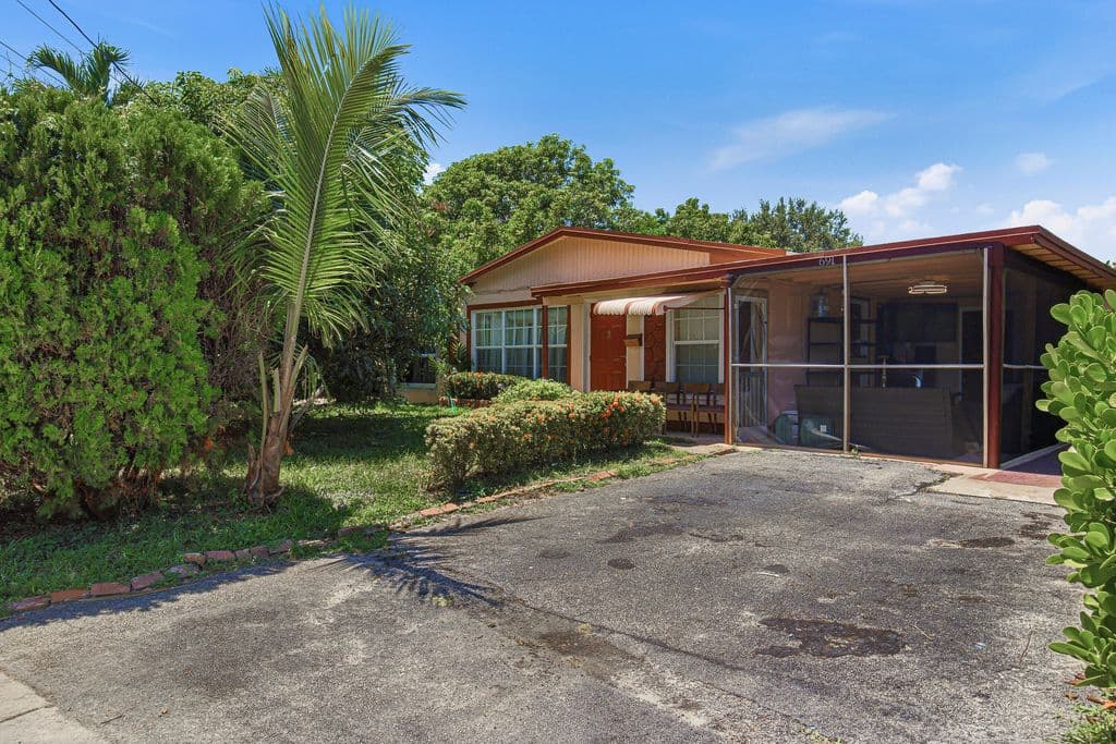 4-bedroom Single-Family Home — 691 NW 20TH Court