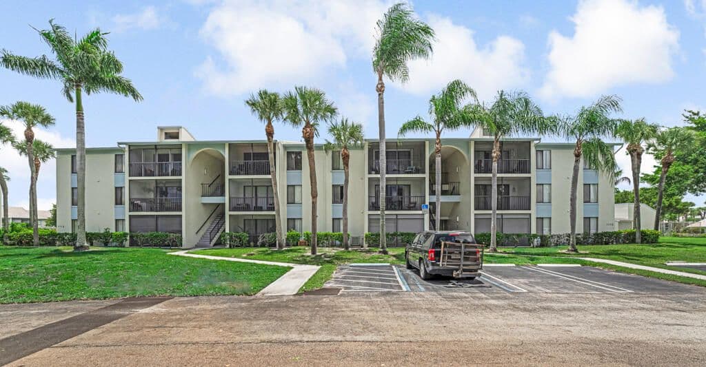 2-bedroom Condo — 1112 GREEN PINE Boulevard #G3