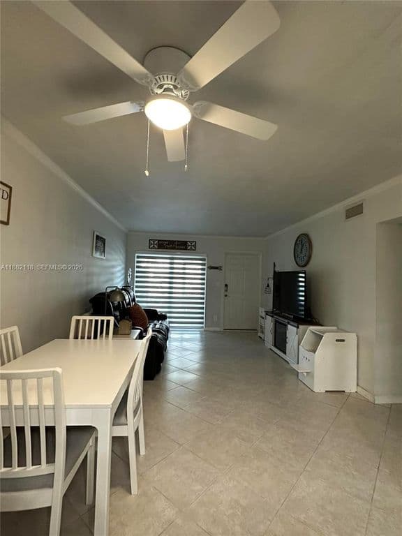 2+1 Condo — 5387 SW 40th Ave APT 103