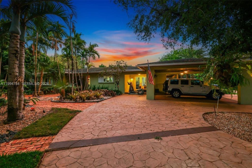 7-bedroom Single-Family Home — 9234 SW 112th St