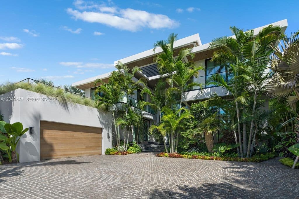 7-bedroom Single-Family Home — 58 La Gorce Cir