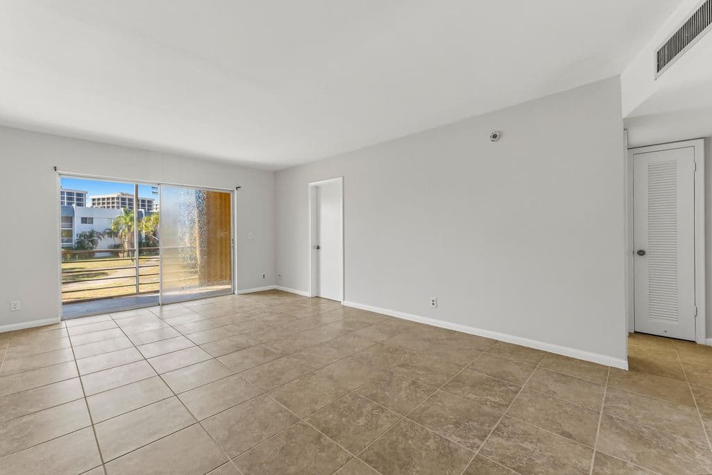 2-bedroom Condo — 1638 EMBASSY Drive #208