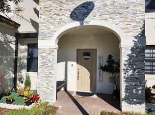 3-bedroom Townhouse — 12917 SW 232 Ln, Homestead, 33032