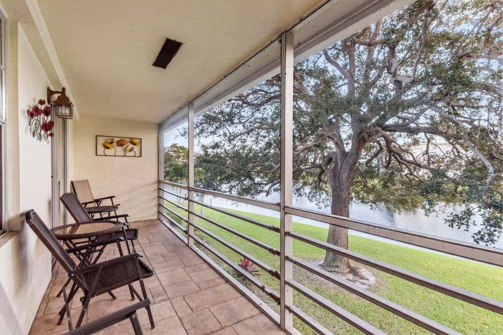 2-bedroom Condo — 144 Tilford G Place #144