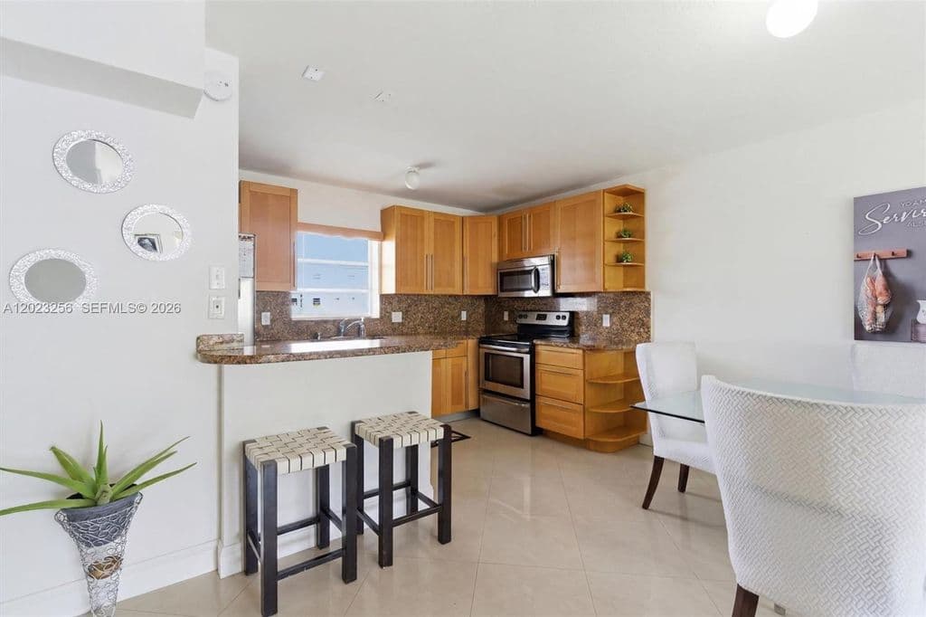 1+1 Condo — 7680 SW 82nd St APT H121