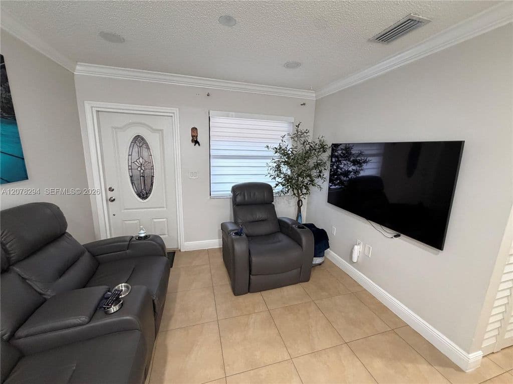 2-bedroom Condo — 5935 W 26th Ave APT 204