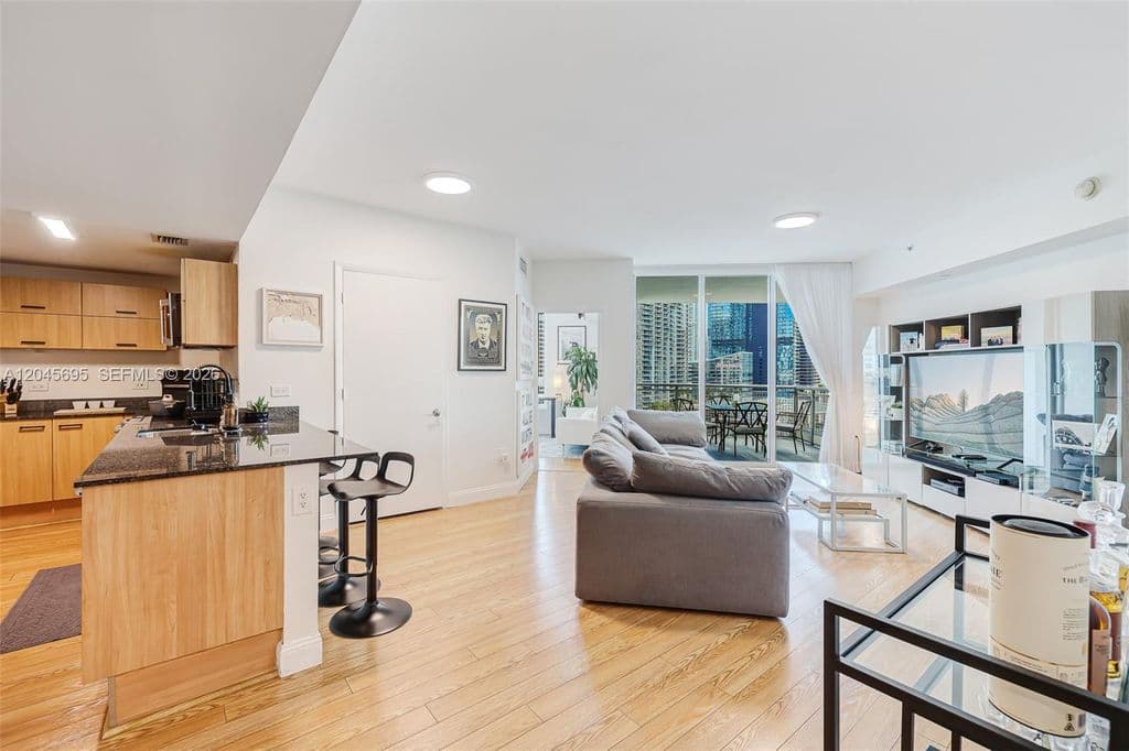 2-bedroom Condo — 350 S Miami Ave APT 2104