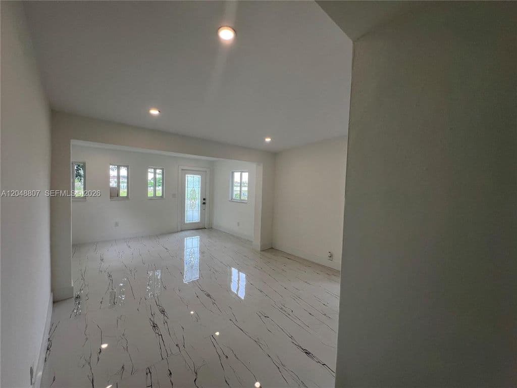 2+1 Müstakil ev — 1831 Wilmington St