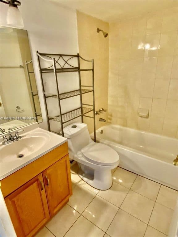 2+1 Condo — 300 Palm Cir W APT 208