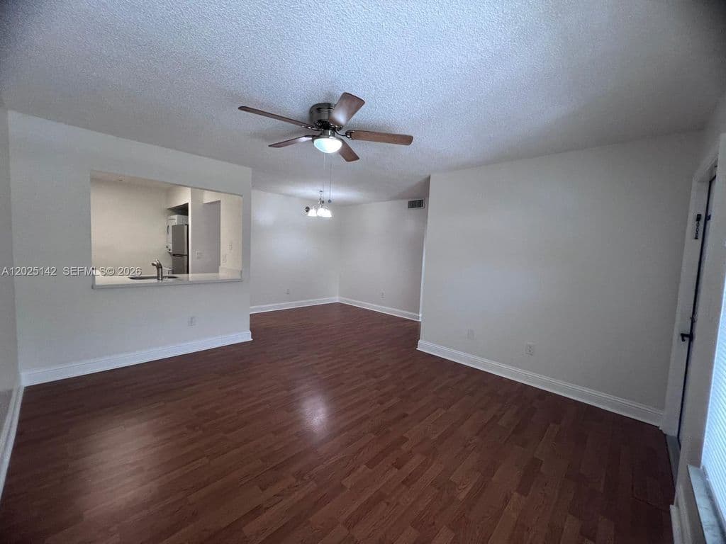 2+1 Condo — 2570 W 67th Pl APT 21-2