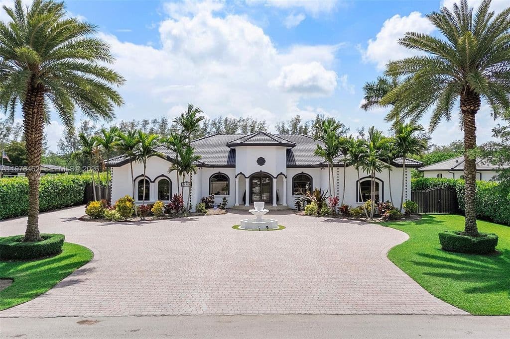 4-bedroom Single-Family Home — 20120 SW 133rd Ave