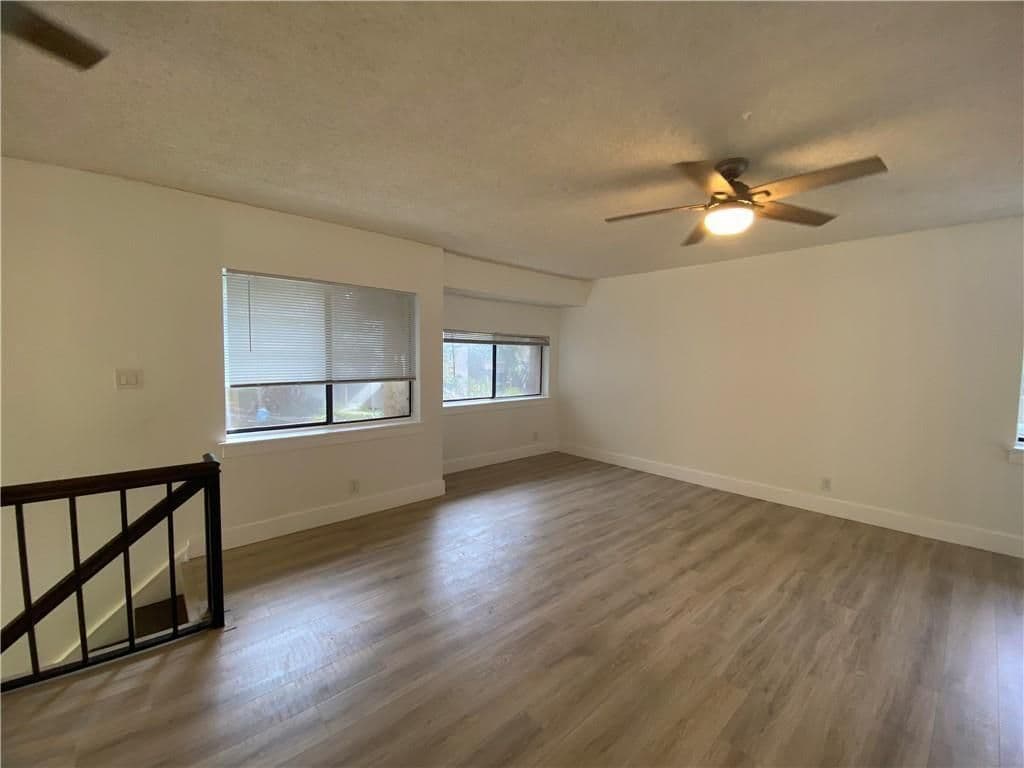 3-bedroom Condo — 191 Wimbledon Lakes Drive