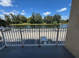 1+1 Condo — 16465 NE 22nd Ave APT 405, North Miami Beach, 33160