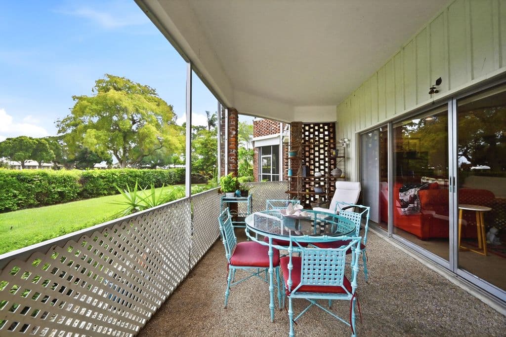 2+1 Condo — 324 Orange Tree Drive #4