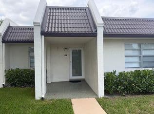 2-bedroom Condo — 127 LAKE REBECCA Drive, West Palm Beach, 33411