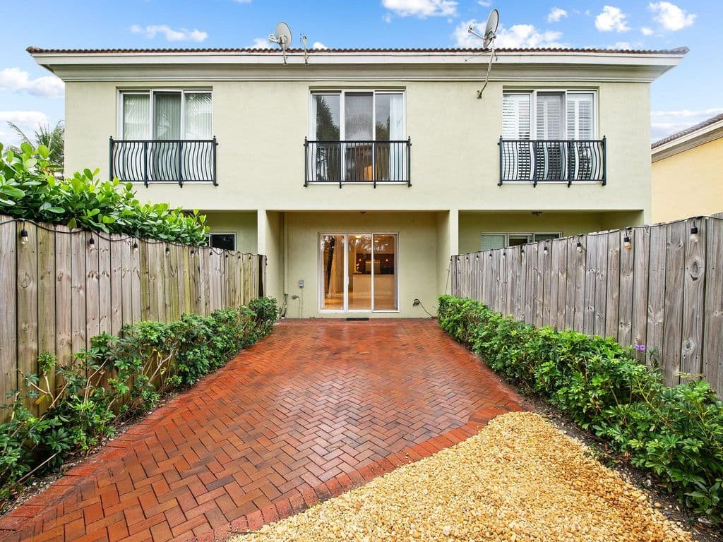 3-bedroom Property — 1226 NE 14th Avenue