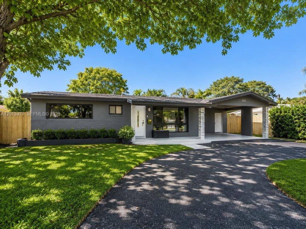4-bedroom Single-Family Home — 400 NW 30th Ct