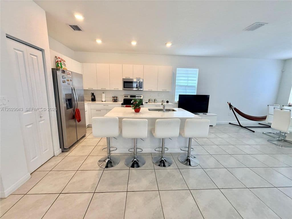 4-bedroom Single-Family Home — 2462 NW 131st Cir