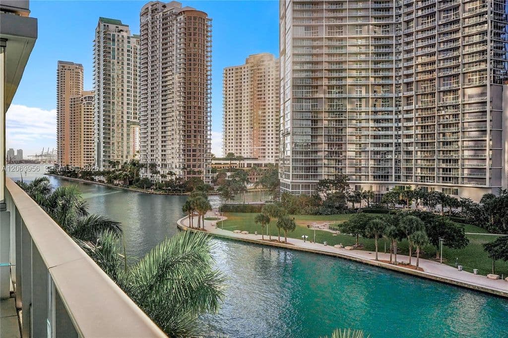 2+1 Condo — 200 Biscayne Boulevard Way APT 503