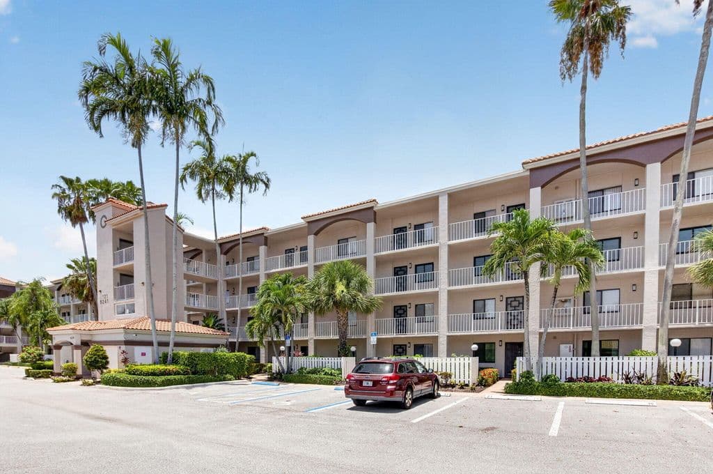 2-bedroom Condo — 6241 Pointe Regal Circle #108