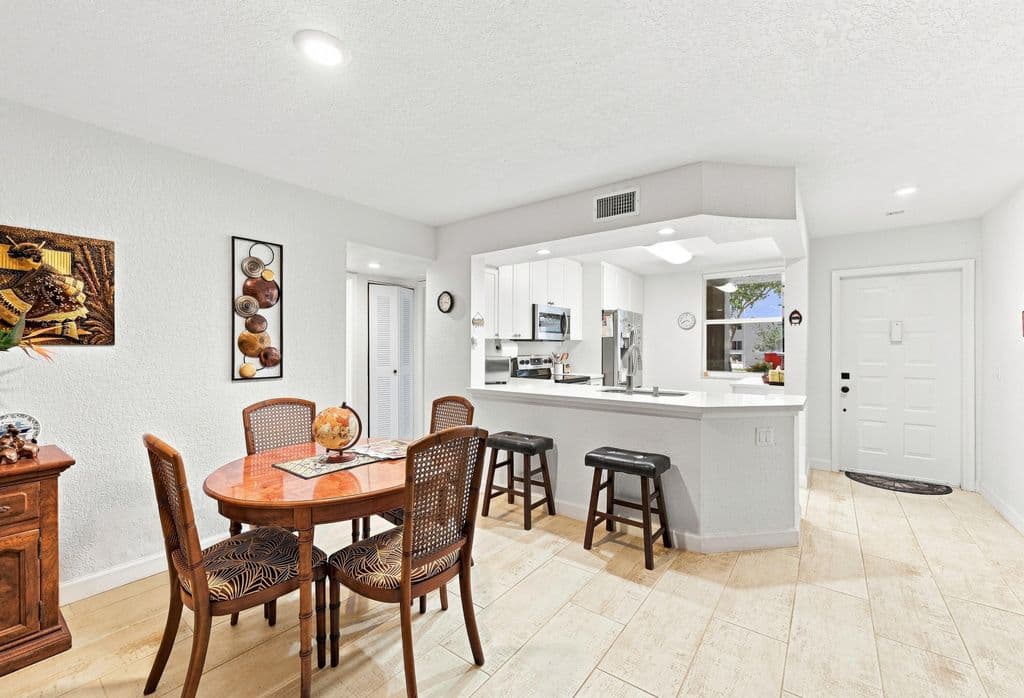 2-bedroom Condo — 10382 NW 24th Place #105