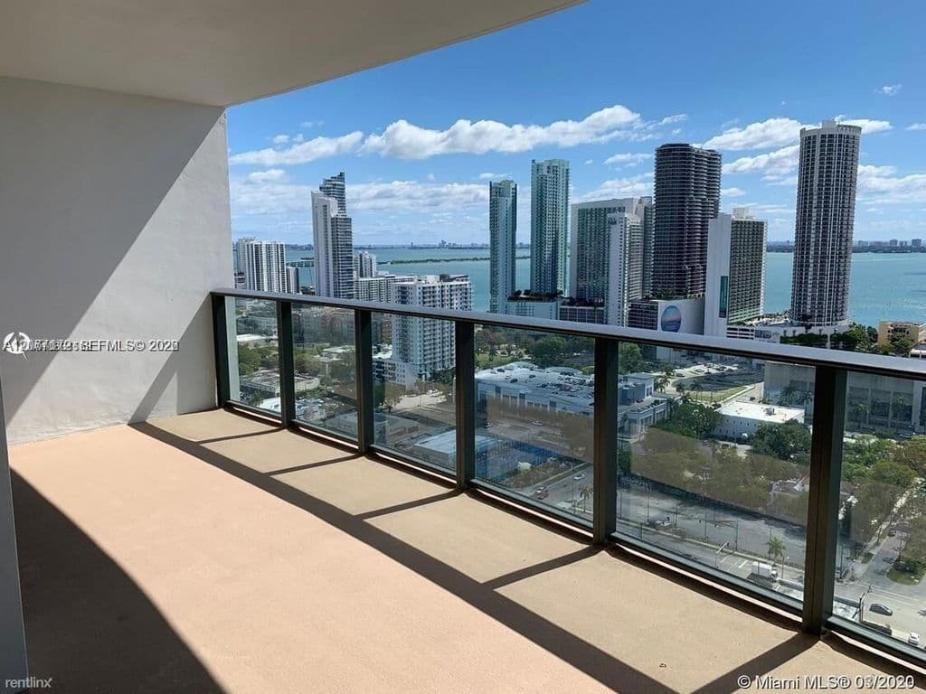 2-bedroom Condo — 1600 NE 1st Ave #1606